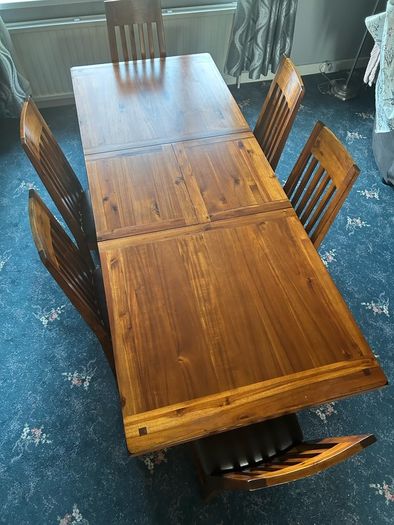 Extendable Table and 8 Chairs