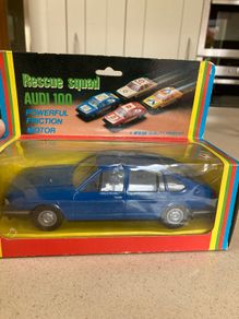 Audi 100 Avant LSE Scale 1/25 Plastic Friction