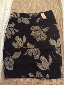 BNWT Ann Taylor Black Floral Jacquard Skirt