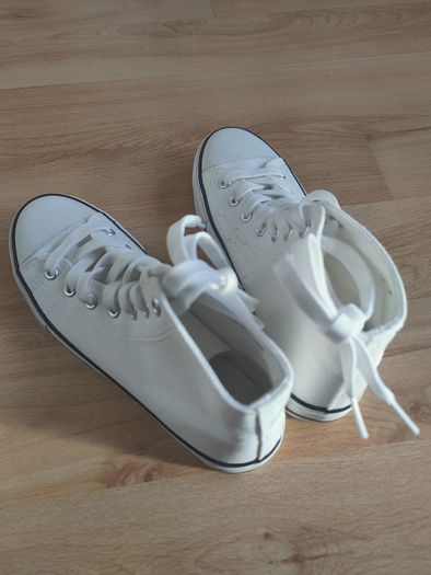 Canvas Boots, Converse Style