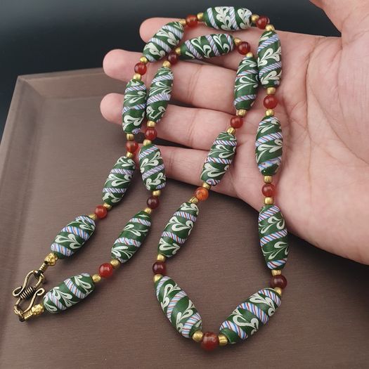Vintage Venetian Style Feather Desgin Glass Beads Necklace
