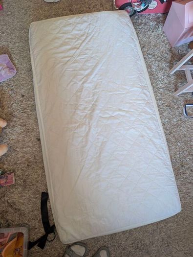 Free Mama's and Papas toddler bed mattress