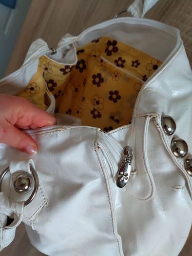 white big bag with studs