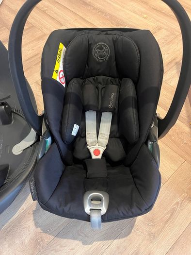 Cybex Cloud Z2 infant car seat and isofix base