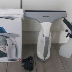 Window vacuum cleaner