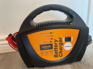 Halfords Automatic 12V Battery Charger
