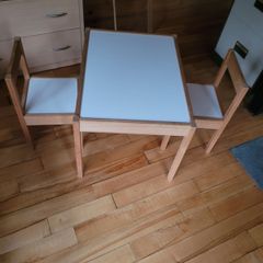 Toddler table with 2 chairs