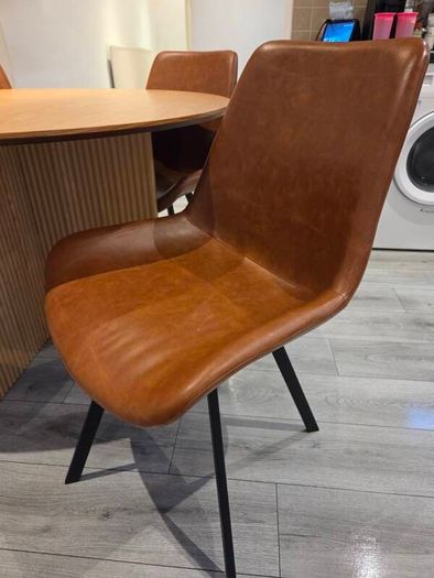 Round Dining Table with 4 Chairs
