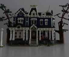 LEGO Stranger Things 11370 Creel House & 40891 Radio Station