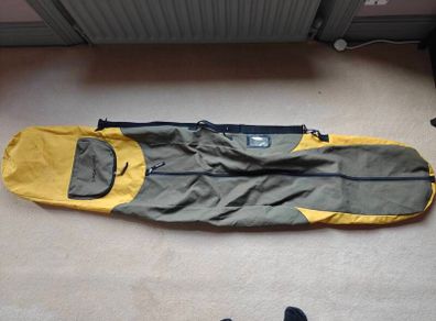 Lightweight ski/snowboard bag