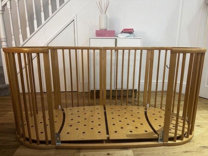 Stokke V2 Baby Cot with Mattress