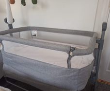 Baby Elegance next to me cosleeper crib
