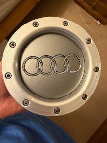 Audi centre caps x 2 brand new 8D0 601 165 K TT SLine A4