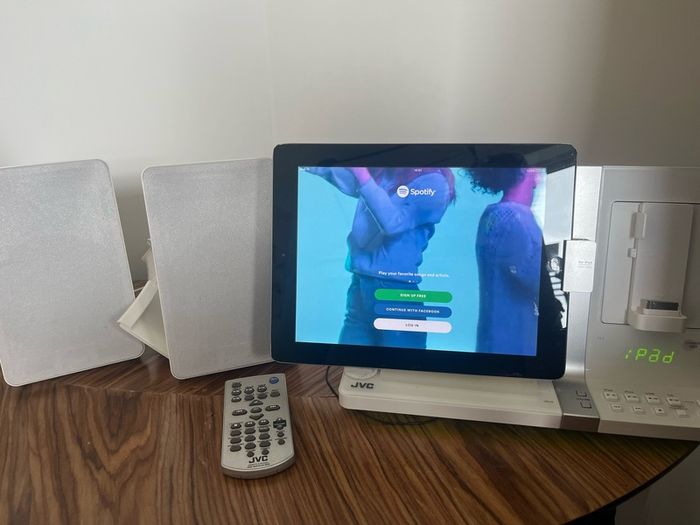 Ipad2 & JVC docking station