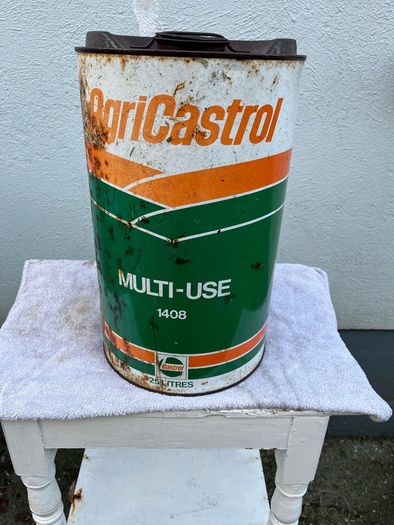 vintage oil can