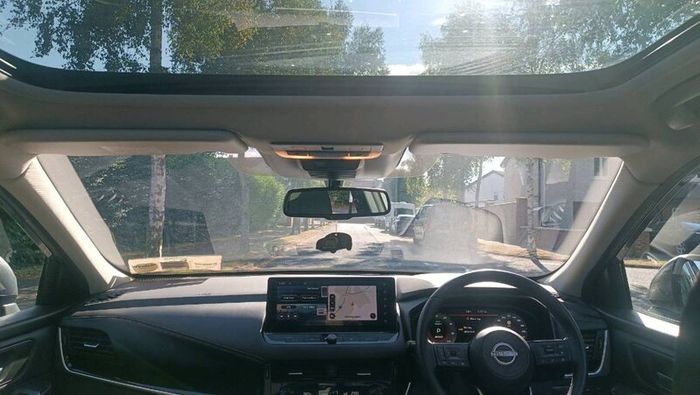 2023 Nissan Qashqai hybrid only 12k km.