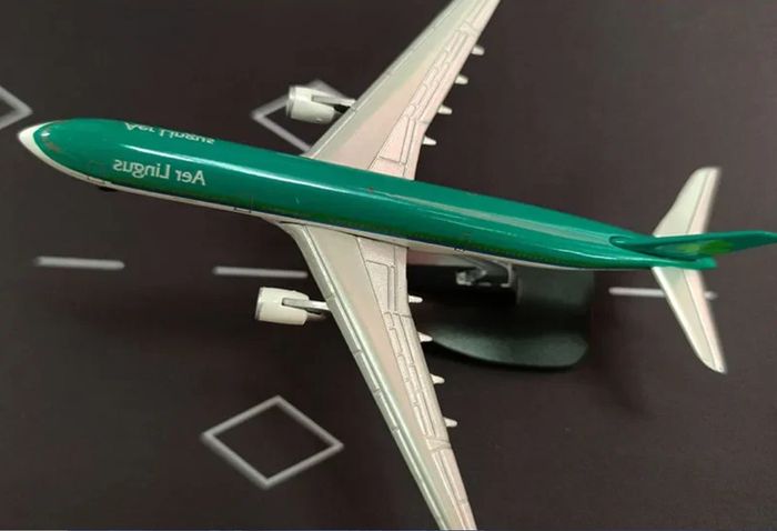 1:450 Aer Lingus Airbus A330-300 Model, Die Cast