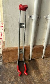 Fire extinguisher holder