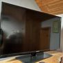Blue Diamond 32" TV Image 2