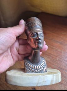 Vintage Egyptian Pharaoh Queen Nefertiti Bust Figurine Decoration