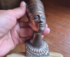 Vintage Egyptian Pharaoh Queen Nefertiti Bust Figurine Decoration