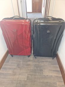 2 large Plastic Suitcase DESLEY