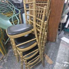 20 x stacking chairs