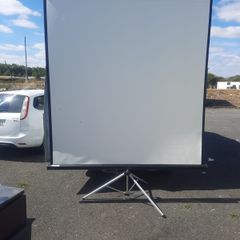 projector screens
