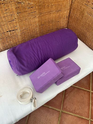 Yoga bolster