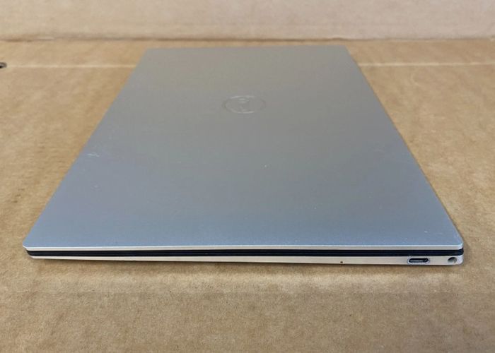 Dell Xps 13 9300 Laptop 13.3" Fhd+ Intel 10th Gen I7-1065g7 16gb Ram 256gb Ssd Win 11 Pro