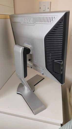 OptiPlex 9010 Desktop PC with Monitor Intel Core i7-3770 3.40GHz 16GB RAM Windows 11 LTSC Wi-Fi DisplayPort USB 3