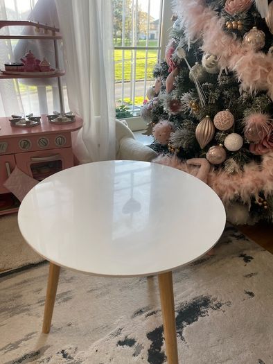 kids table and chair