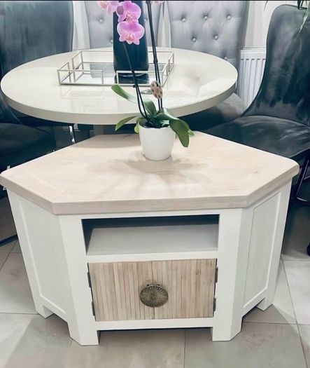 Solid tv oak cabinet