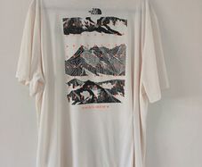 The North Face White Graphic T-Shirt XXL Never Stop Exploring