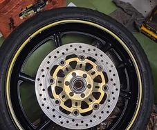 Cbr 250rr mc22 front wheel