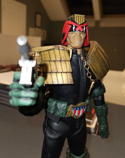 2000AD ThreeA 3A Judge Dredd 1/6 scale figure (damaged)
