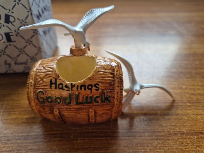 Vintage pottery Hastings Good Luck