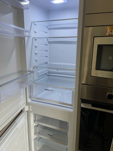 TEKA Integrated 70/30 Fridge Freezer RBF43321FI