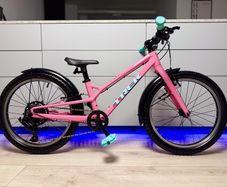 TREK Wahoo Path Kids Bike 20 inch (Like NEW)