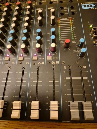 Studiomaster Club 2000 102 Hiz Plus sound mixer