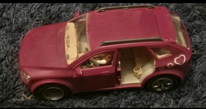 Schleich Horse Large Lot  Stable, Horses, Fencing,car Ambulance  Accessories