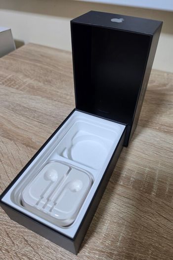 Apple iPhone 11 Pro empty box