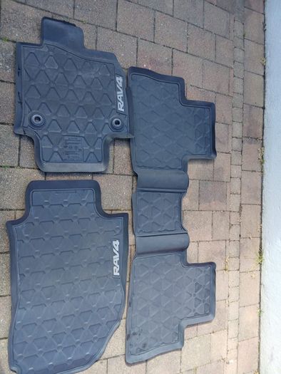 Genuine Toyota Rav 4 rubber Car mats