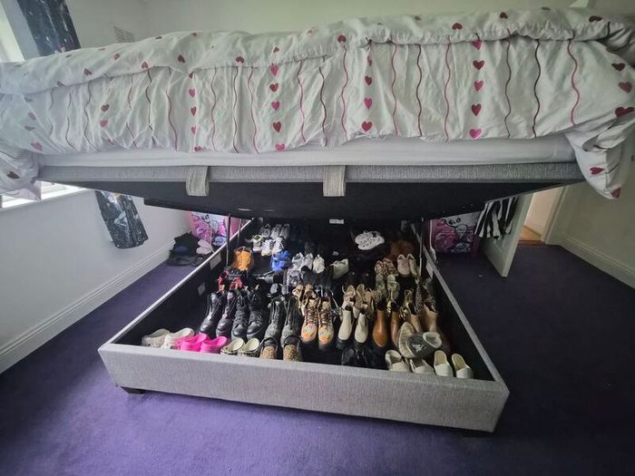 Superking ottoman bed