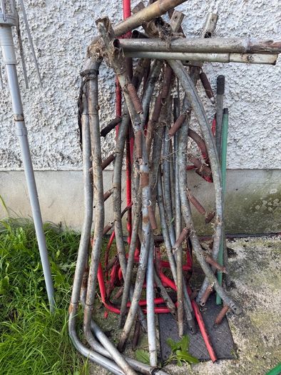 Free scrap metal ( read add)