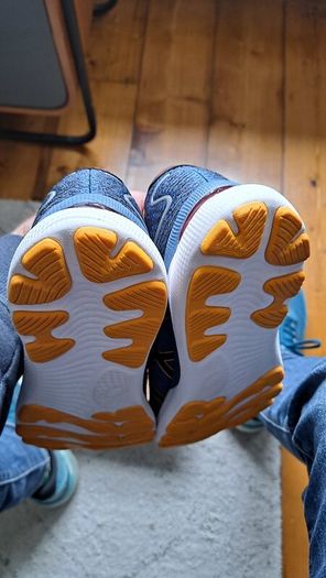 Asics Gel Nimbus 23 - Unworn   43.5eu  8.5uk