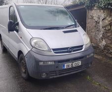 Opel Vivaro (read ad)