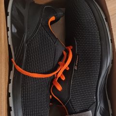 Safety shoes