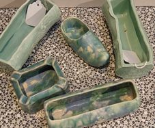 Lot of 5 Irish Carraig Ware items, including three planters.