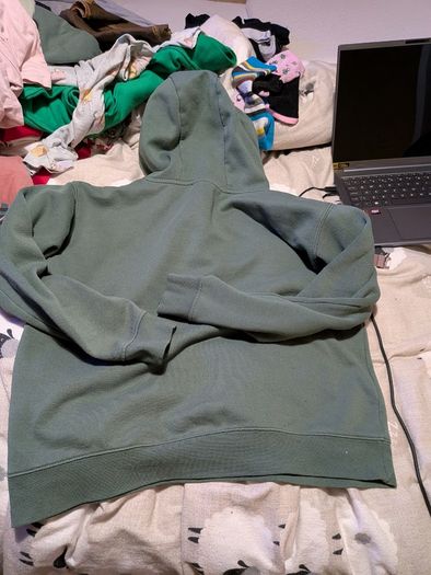 clothing EUR 1 each item